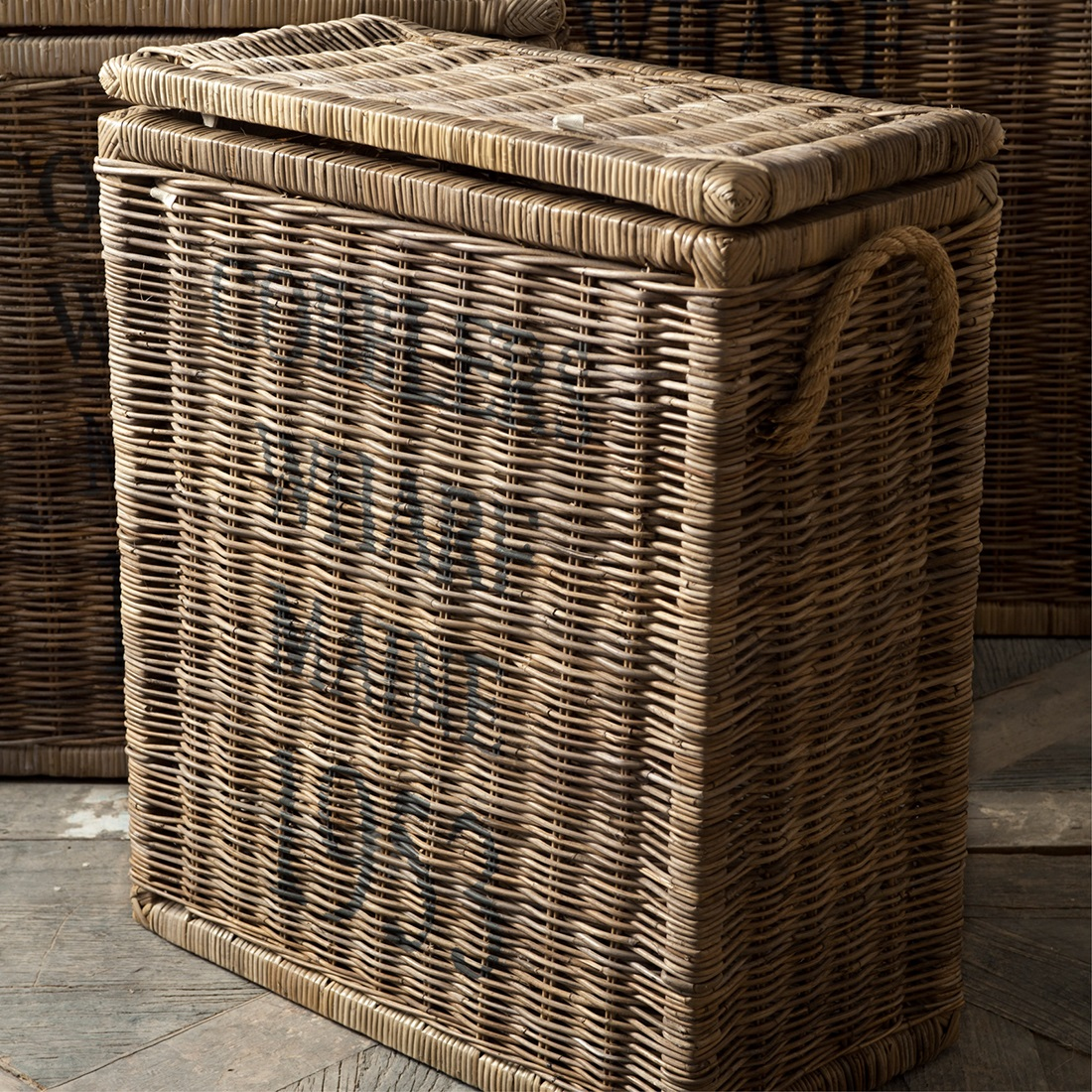 Rivièra Maison Rieten Opbergmand met Deksel – Bruin – L61 x B30 x H70 cm