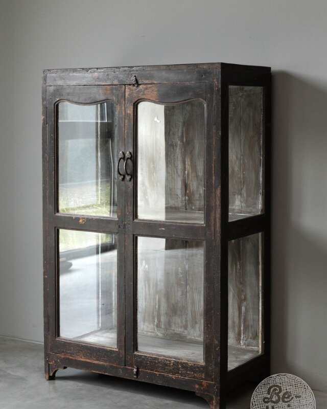 Be-Uniq Oud Glaskastje | India | H123xB79xD40 cm