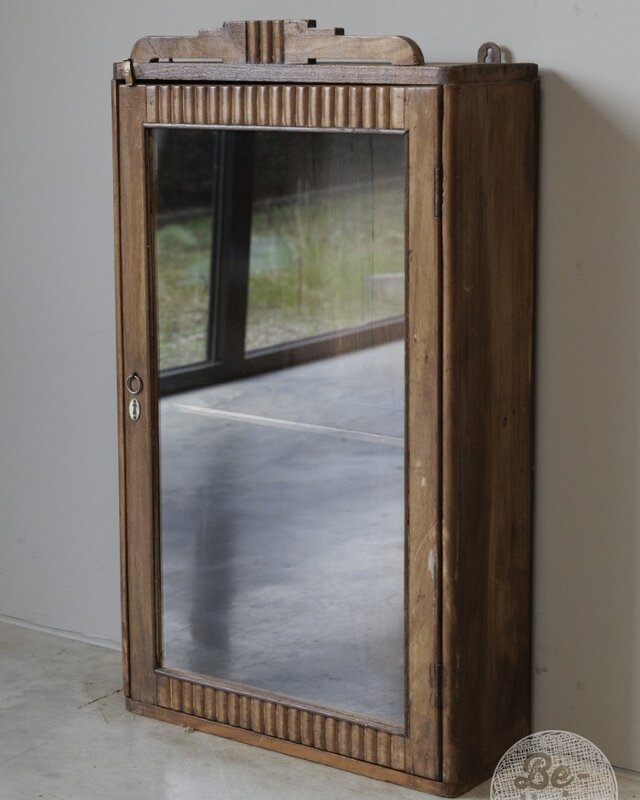 Be-Uniq Oud Vitrinekastje | India | H94xB51xD18 cm