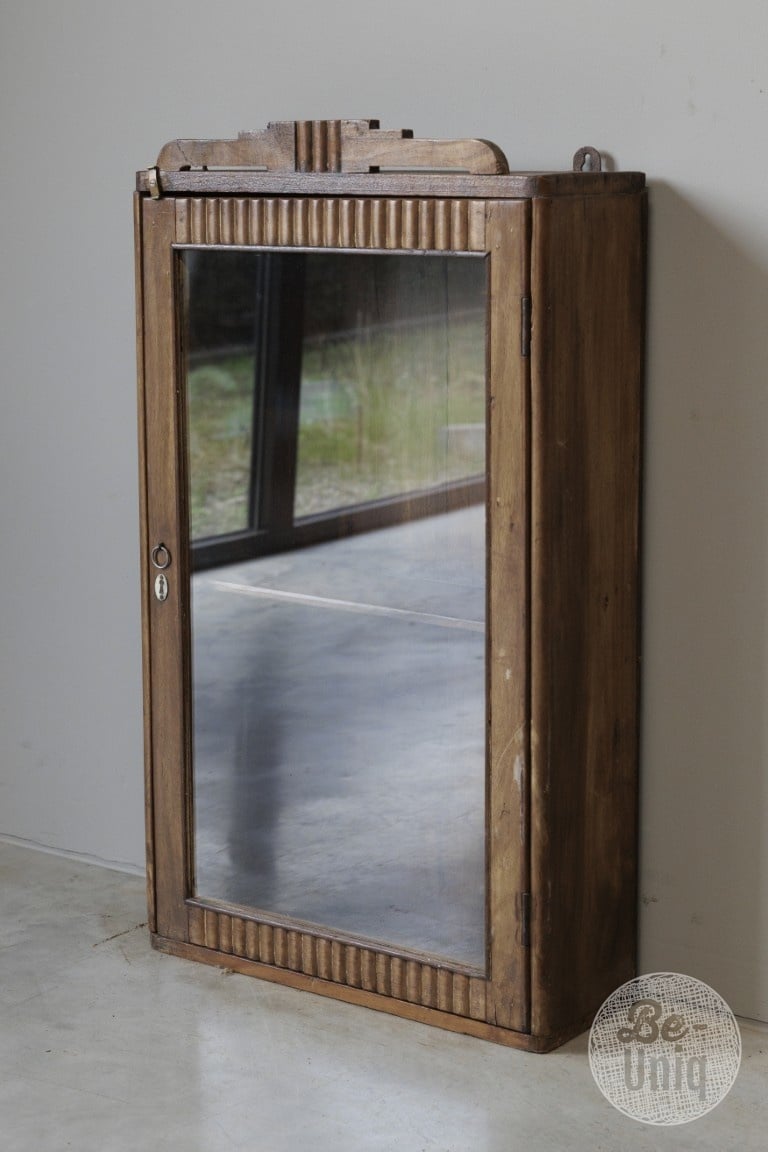 Be-Uniq Oud Vitrinekastje | India | H94xB51xD18 cm