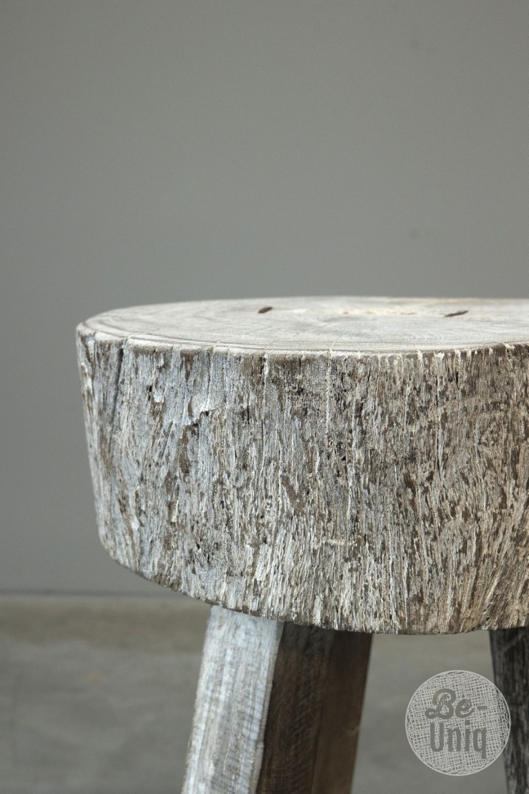 Be-Uniq Bijzettafel Authentiek Hakblok | India | H57xB35xD35 cm