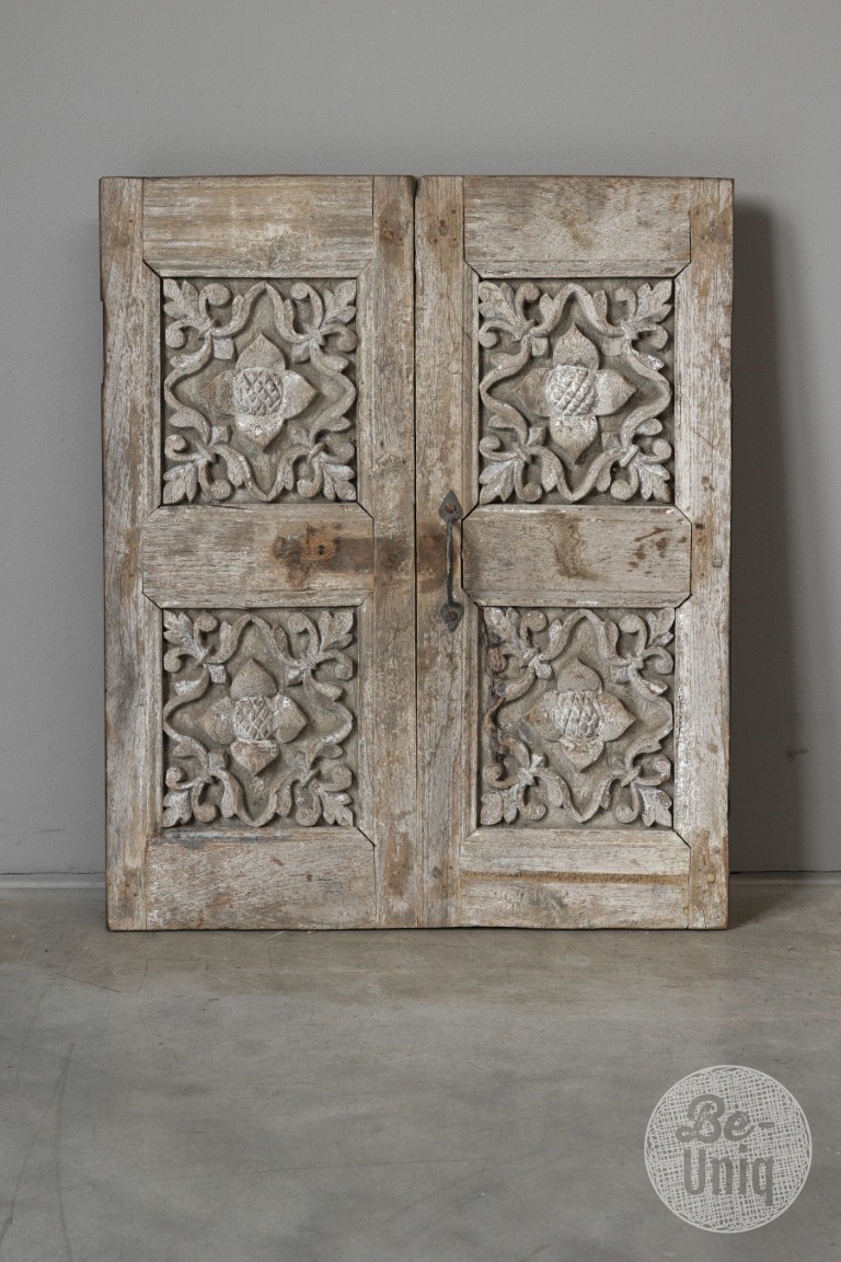 Be-Uniq Authentiek Verweerd Raamluikje | India | H56xB47xD3 cm