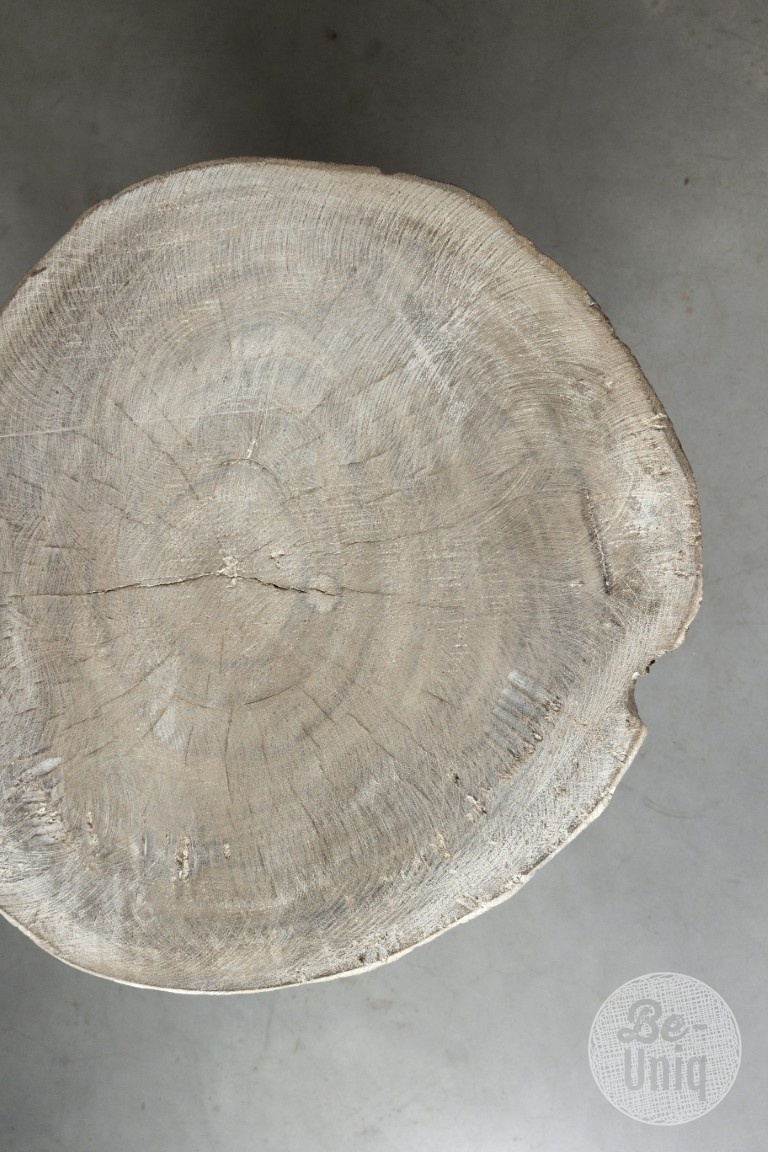 Be-Uniq Bijzettafel Authentiek Hakblok | India | H54xB43xD40 cm