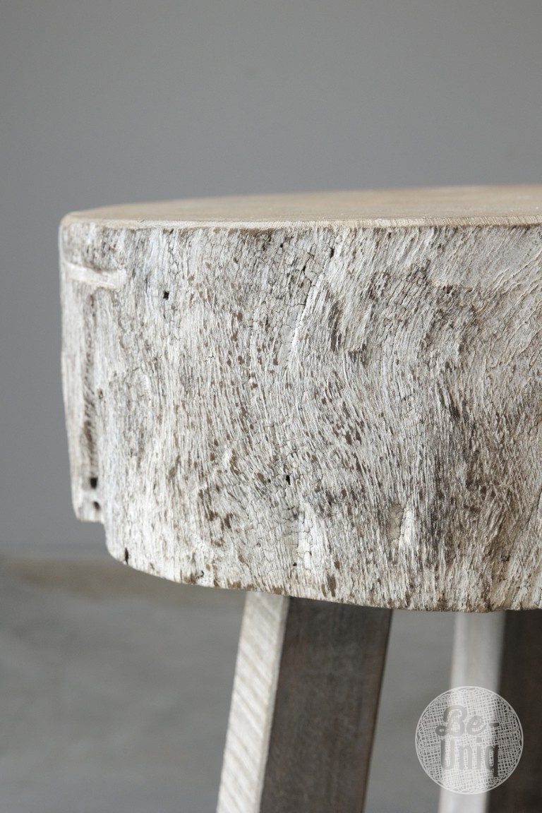 Be-Uniq Bijzettafel Authentiek Hakblok | India | H56xB44xD40 cm