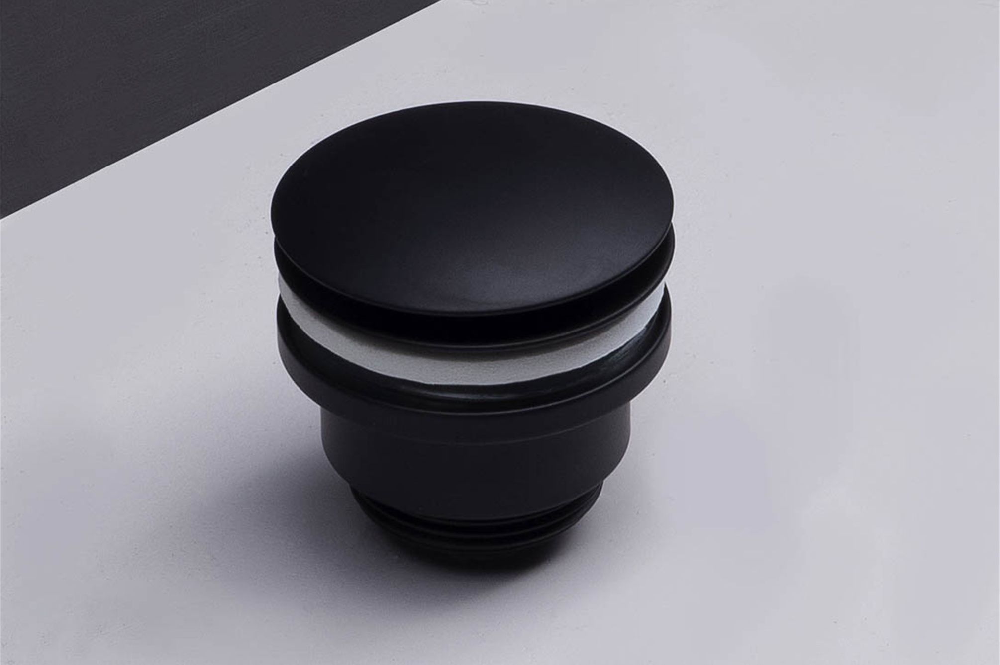Forzalaqua Push Open Afvoerplug | Zwart Gepoedercoat | 5/4"