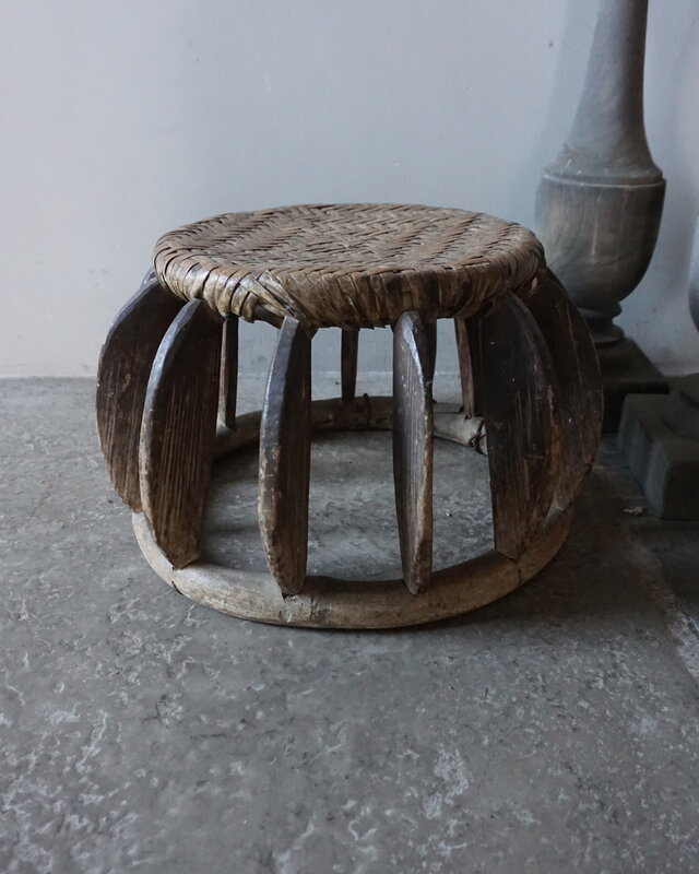 Rene Houtman Oud Chinees Rattan Krukje – Rond – Uniek – Ø 39 x H 26 cm