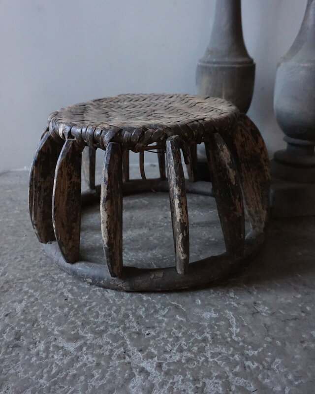 Rene Houtman Oud Chinees Rattan Krukje – Rond – Uniek – Ø 40 x H 23 cm
