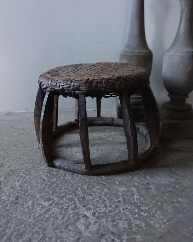 Rene Houtman Oud Chinees Rattan Krukje – Rond – Uniek – Ø 37 x H 24 cm