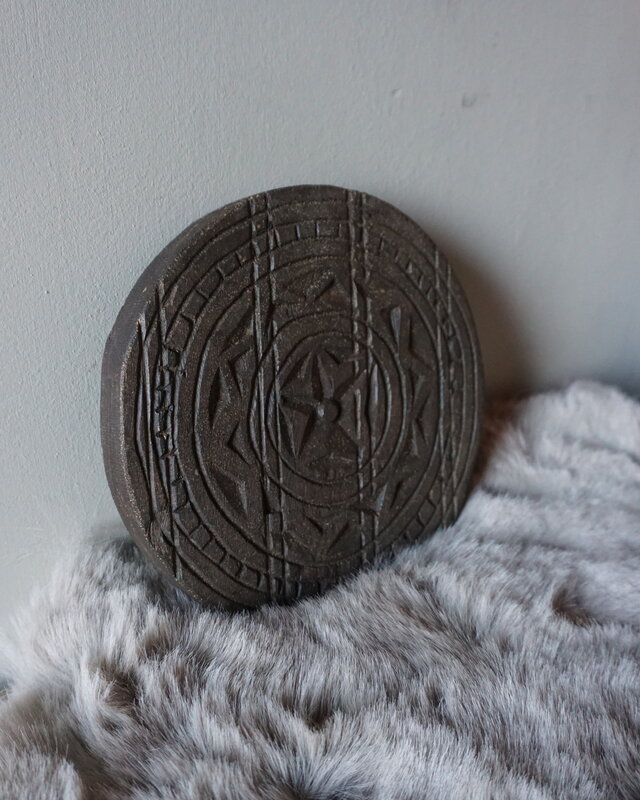 Rene Houtman Houten Mandala Onderzetter / Schaal – Donkerbruin – Ø19,5 x H2 cm