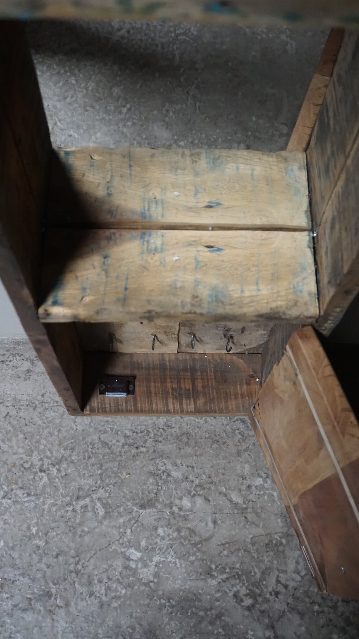 Rene Houtman Sleutelkast met Spiegel – Oud Hout – 75 x 30 x 10 cm (H x B x D)