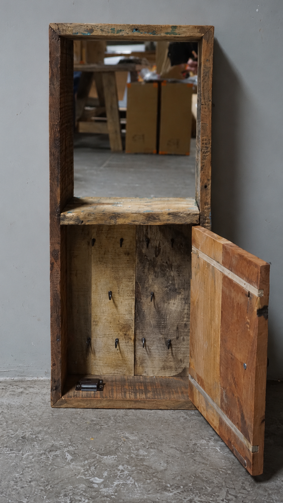 Rene Houtman Sleutelkast met Spiegel – Oud Hout – 75 x 30 x 10 cm (H x B x D)