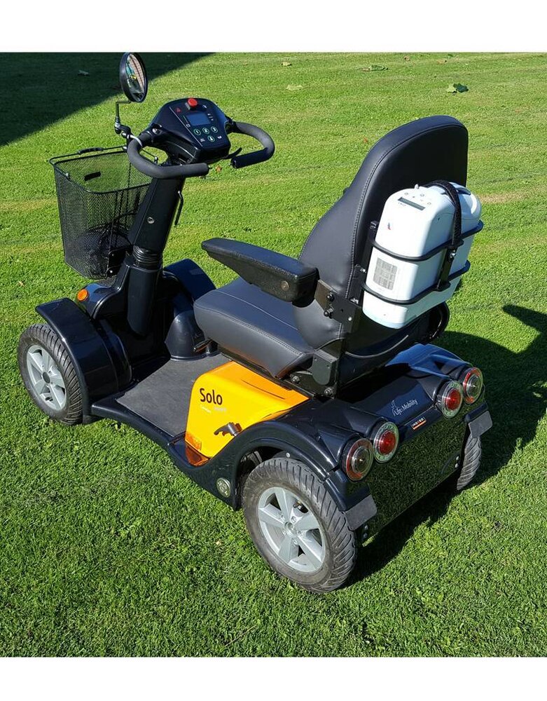 Zuurstofconcentrator houder voor rolstoel of scootmobiel