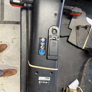 Binnenkap stuurkolom inclusief knipperlichten pride victory xl130 - Tweedehands