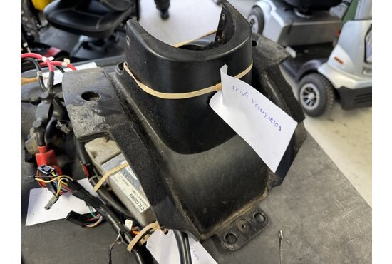 Pride Onderkant stuurkolom afdekking pride victory xl130 - Tweedehands