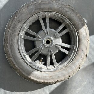 IVA E1000 Achterwiel goede staat (Tweedehands)