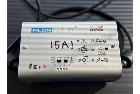 Wetac Acculader 15AH - IEB G24/15 B65-FP Filon Futur S 24V AGM/Gel - Tweedehands
