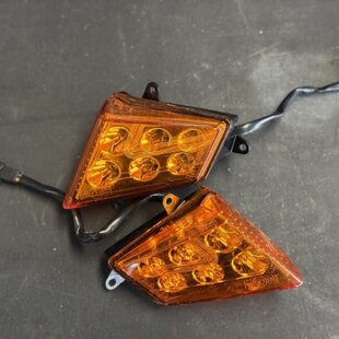 Knipperlichten achter (SET) Travelux Infineon - Tweedehands