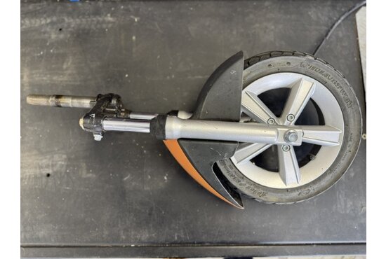 Travelux Voorvork compleet inclusief wiel en kap travelux Infineon - Tweedehands