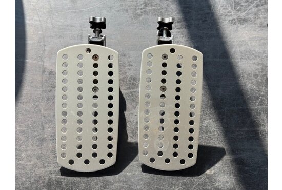 Quingo Plus Quingo Plus Voetenplaat links + rechts compleet met bevestiging - Tweedehands