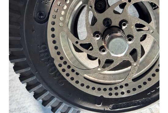 Quingo Plus Quingo Plus voorwiel met schijfrem en goede band - Tweedehands