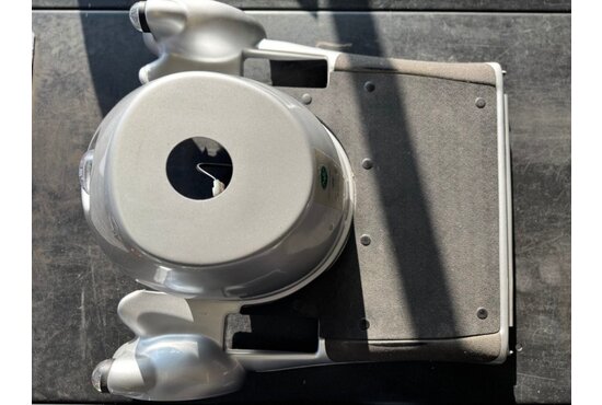 Quingo Plus Quingo Plus voetenplaat / voorkap compleet - Tweedehands