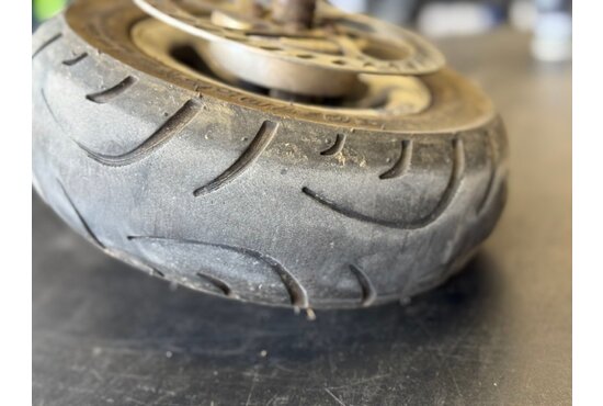 Quingo Toura 2 Quingo Toura 2 voorwiel met schijfrem en matige band - Tweedehands