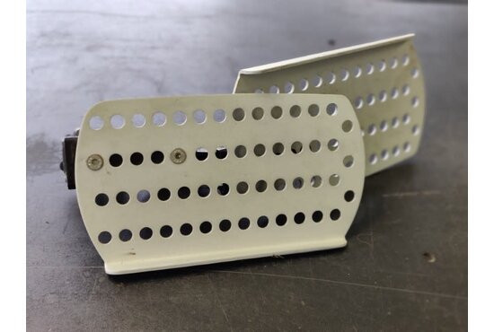 Quingo vitess 2 Quingo Vitess 2 Voetenplaat links + rechts compleet met bevestiging - Tweedehands