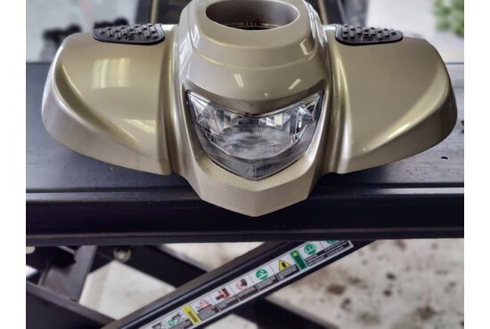 Vermeiren Voorkap / Voetplateau + koplamp Ceres 4 Deluxe - Tweedehands