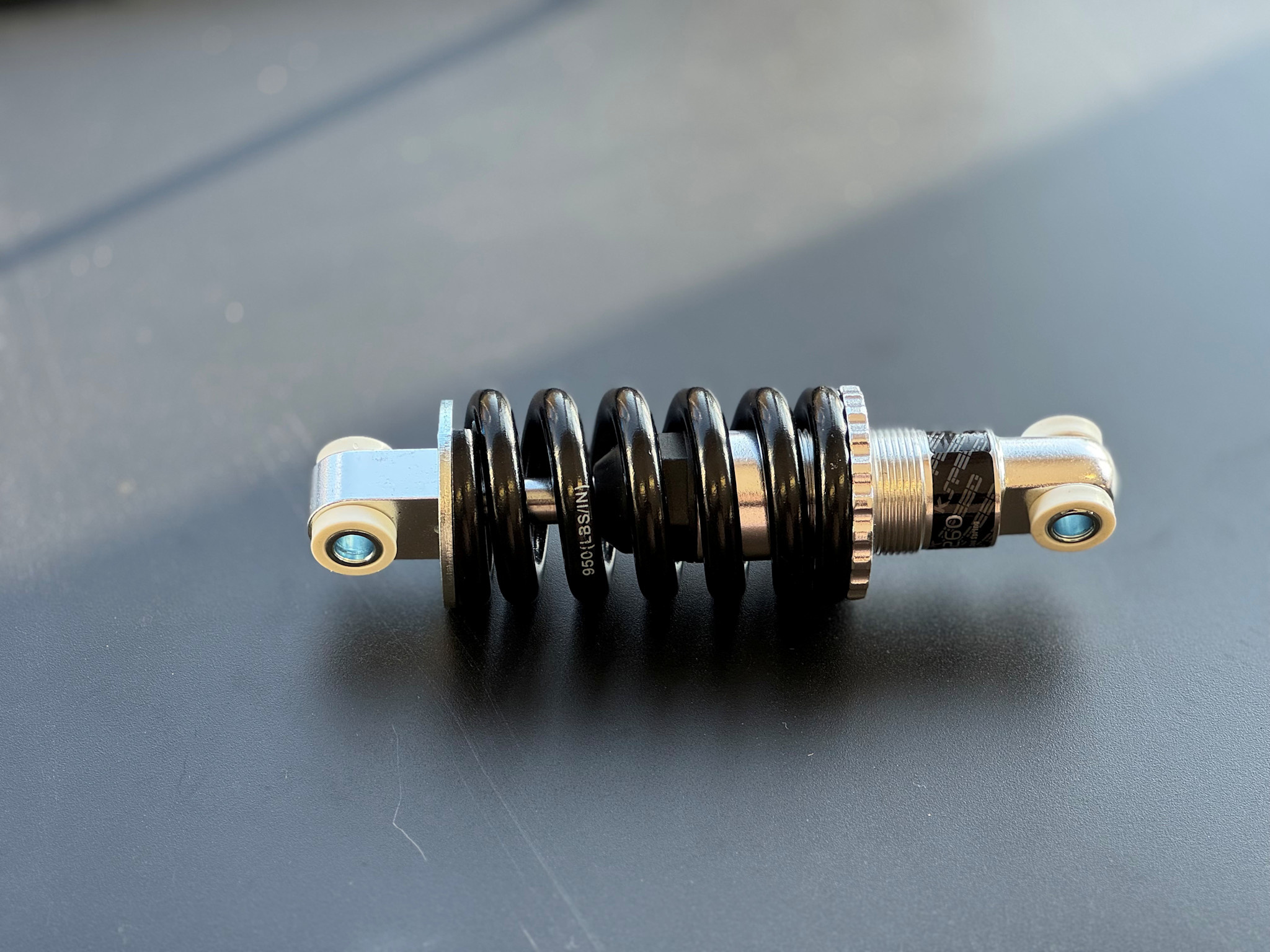 Vermeiren Schokdemper / Achterveer Vermeiren Mercurius 4D afbeelding