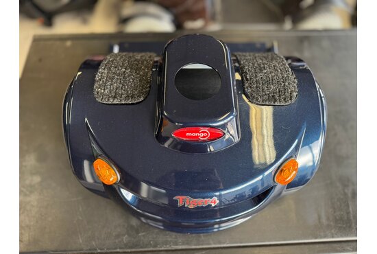 Mango Tiger Mango Tiger 4 voorkap inclusief knipperlicht en voetmatjes - Tweedehands