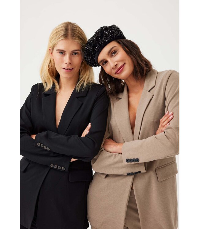 FREEQUENT BLAZER (ZWART)