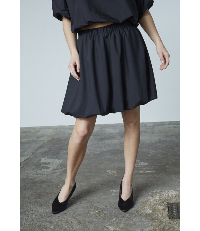 SISTERSPOINT KORTE ROK (ZWART)