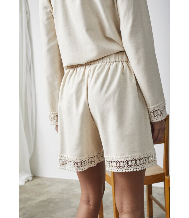 SISTERSPOINT SHORT (BEIGE)