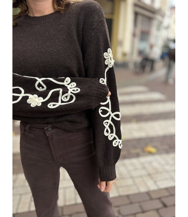 MITCH TRUI (DONKERBRUIN)