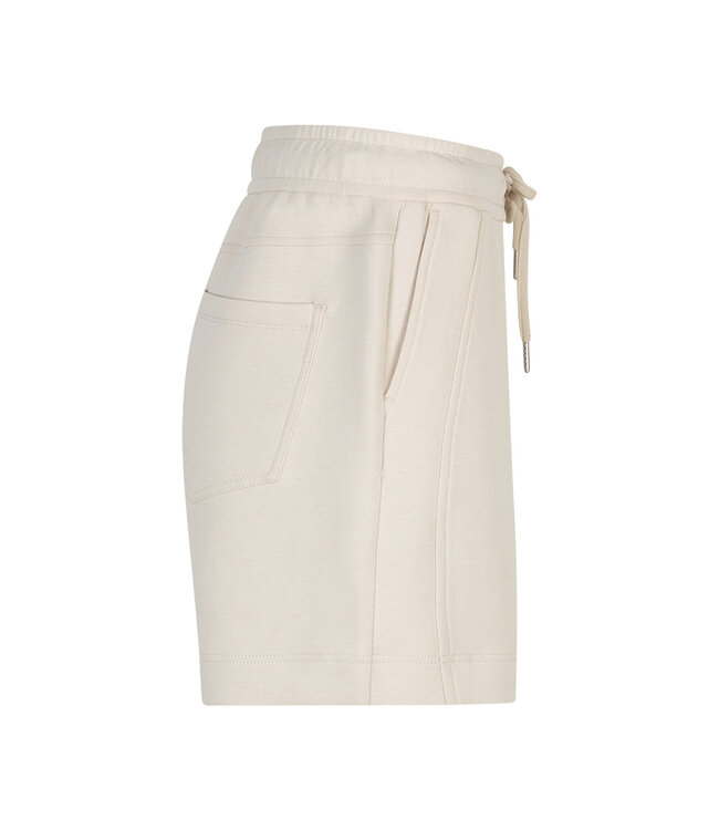 RED BUTTON SHORT (BEIGE)