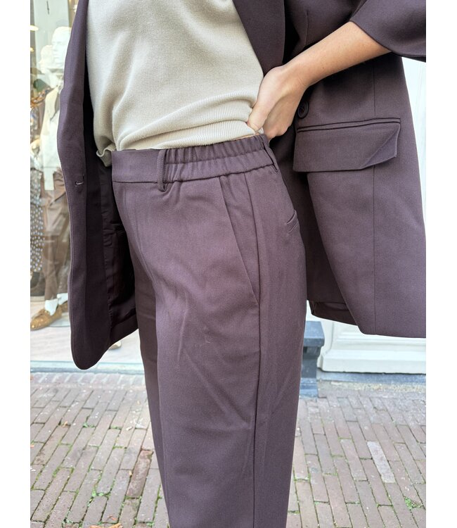 AMAYA BROEK (BRUIN)