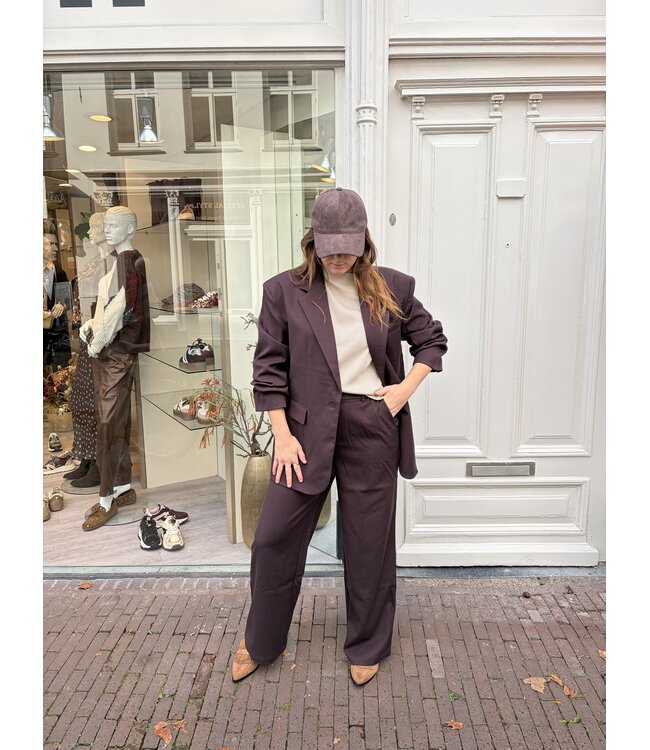AMAYA BROEK (BRUIN)