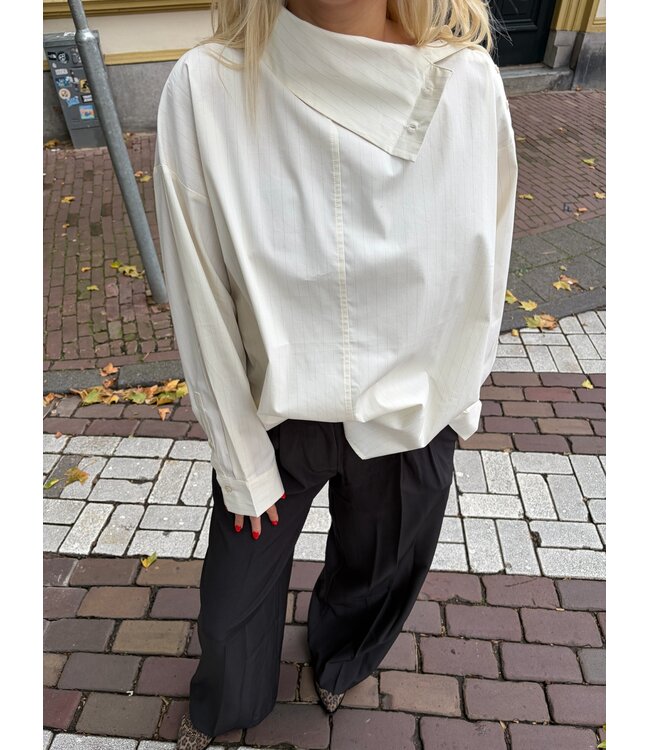 ICHI BLOUSE (ECRU-OFF WHITE)