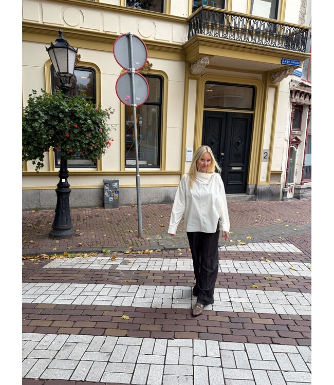 ICHI BLOUSE (ECRU-OFF WHITE)