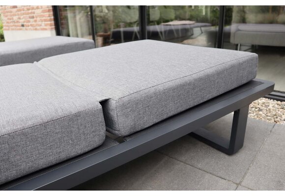 Ligbed Sint Maarten | met kussen | Black | Aluminium & Textileen