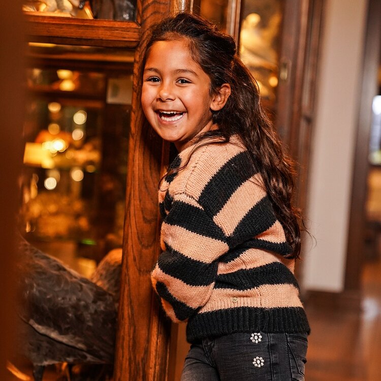 Koko Noko girls’ soft pink dropped shoulder knitted jumper | O56930-37