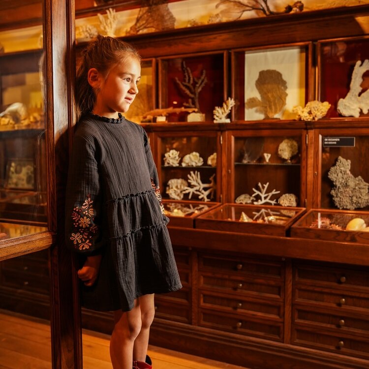 Koko Noko girls' black muslin dress with embroidered flower | O56932-37