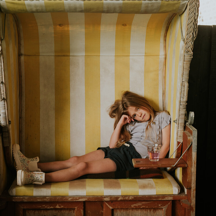 Koko Noko Mädchen Jogging-Shorts, locker geschnitten, dunkelblau | N58927-37