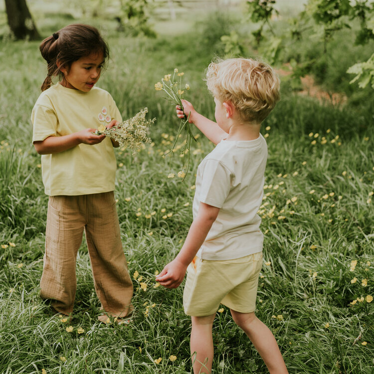 Koko Noko meisjes T-shirt loose fit geel crochet bloem | N58960-37
