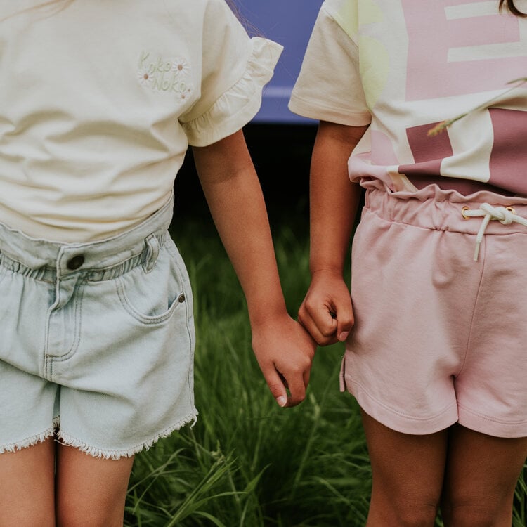 Koko Noko Mädchen Jeansshorts, locker geschnitten, hellblau | N58985-37