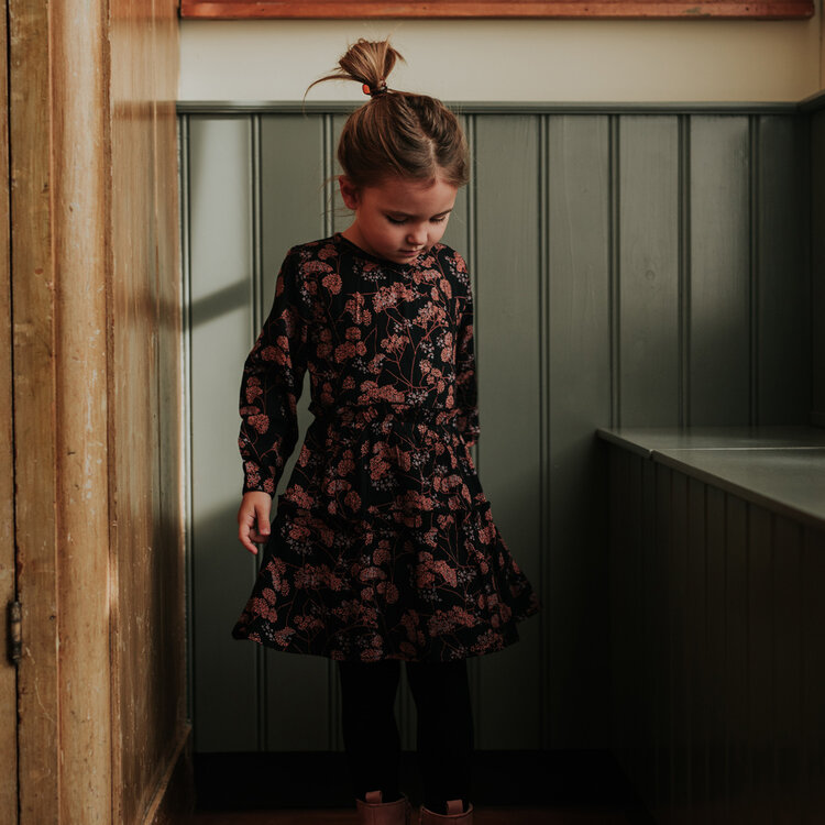 Koko Noko Mädchenkleid, schwarz, mit Blumenmuster | M60940-37