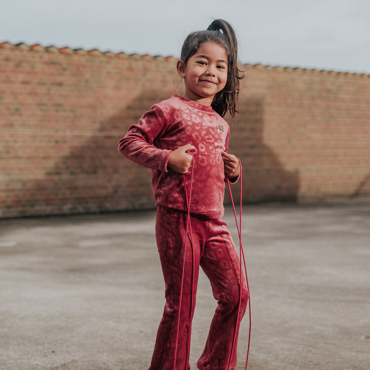 Koko Noko meisjes broek zachtrood flared panterprint velvet | M60985-37