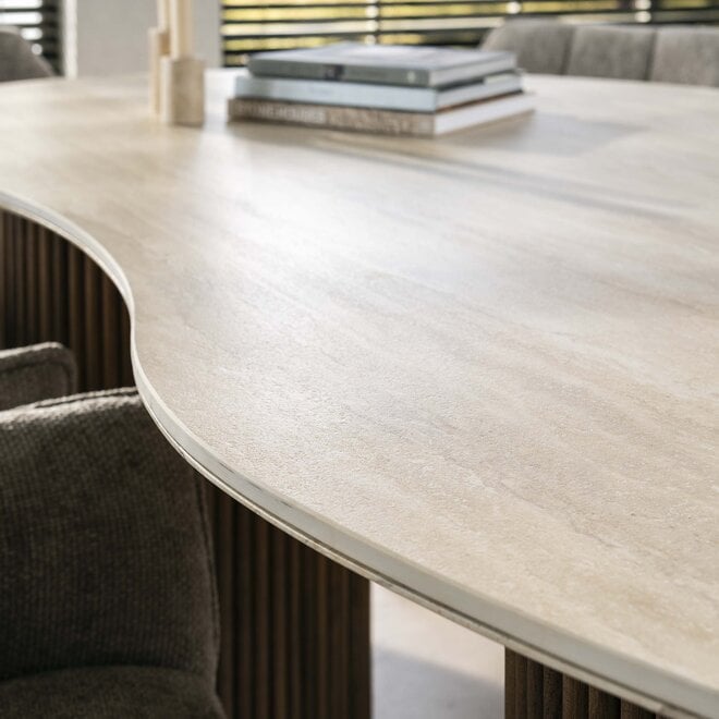 Eettafel Romano niervormig 215cm / 3D keramiek travertin