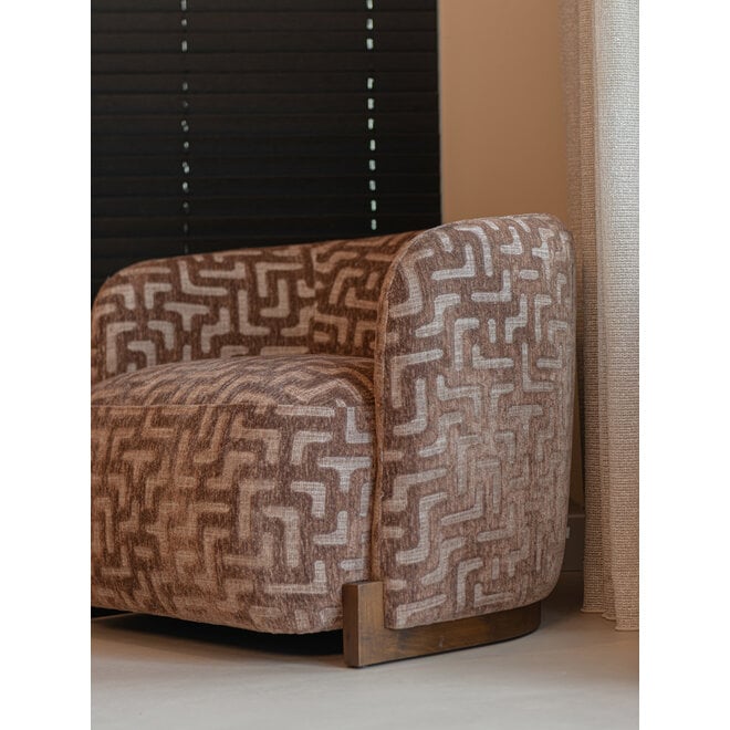 Lounge stoel Hannah brown labyrinth fire retardant