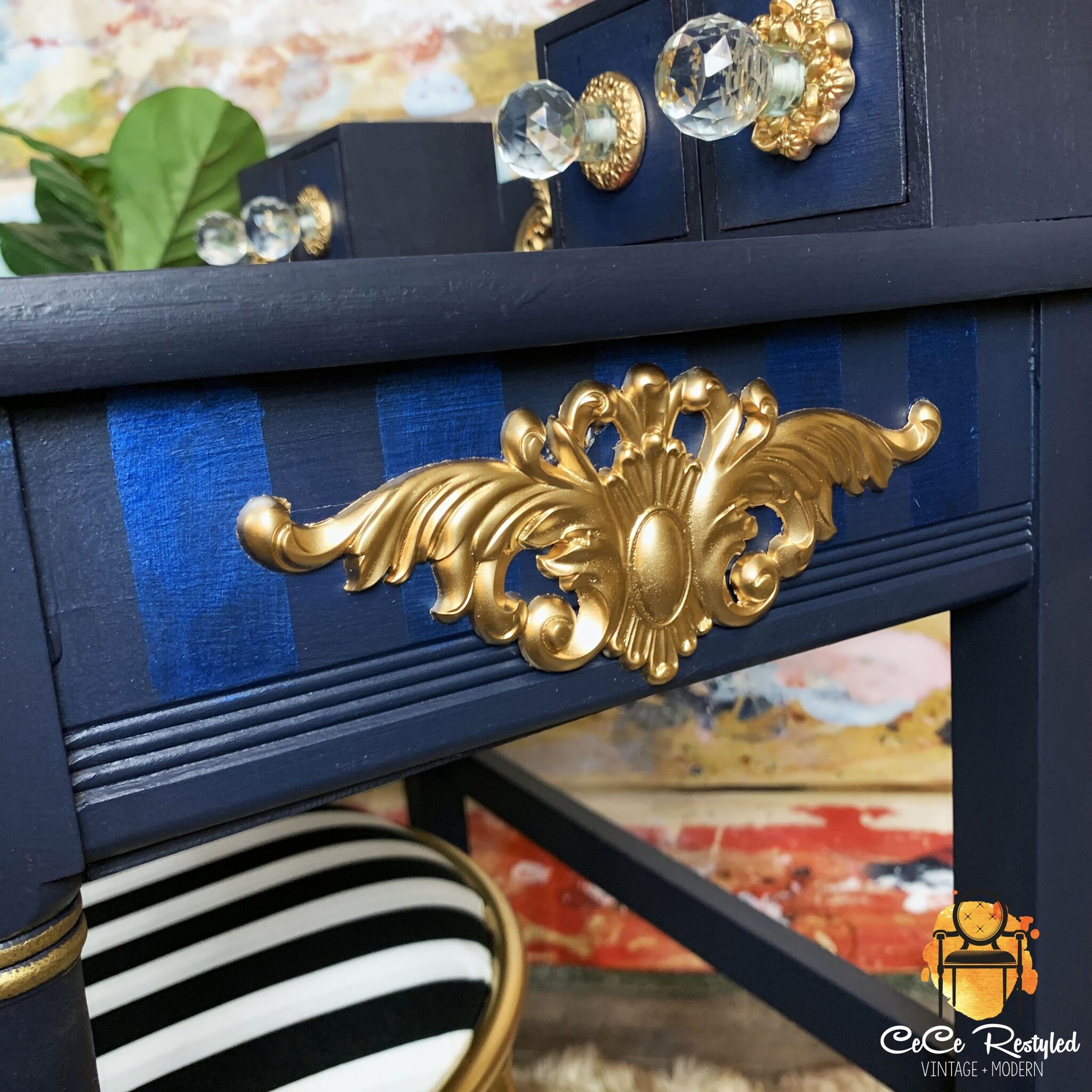 Redesign with Prima Redesign - Mould - Thorton Medaillon